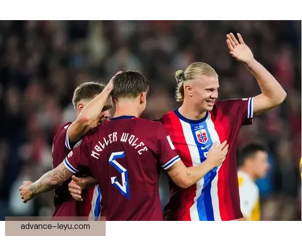 《足球世界杯预选赛激烈角逐 强队争锋展现精彩战术博弈》