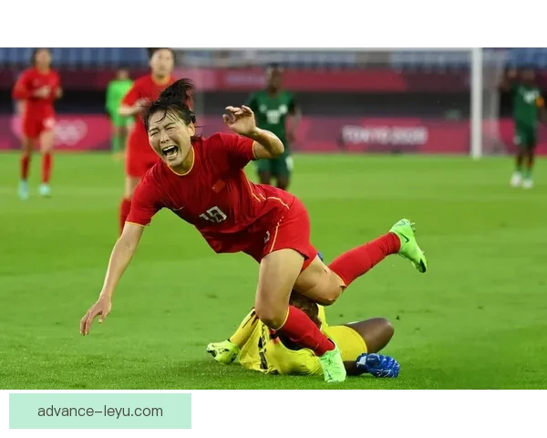 中国女足逆袭胜日本晋级亚洲杯决赛，历史性时刻引发球迷热议