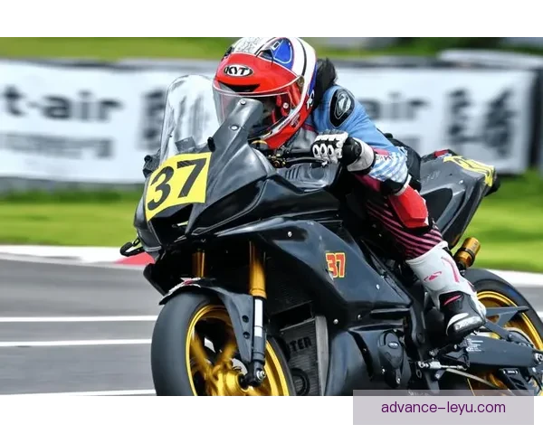 摩托车大奖赛最新战况分析 车手排名更新 赛季前瞻与挑战解析