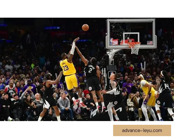 湖人詹姆斯带队逆转勇士赛季关键战球队士气大涨